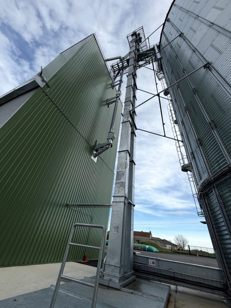 Élévateur à godets - Extension d'une cellule de stockage et de 2 boisseaux agricoles - Coopérative Agricole (86)