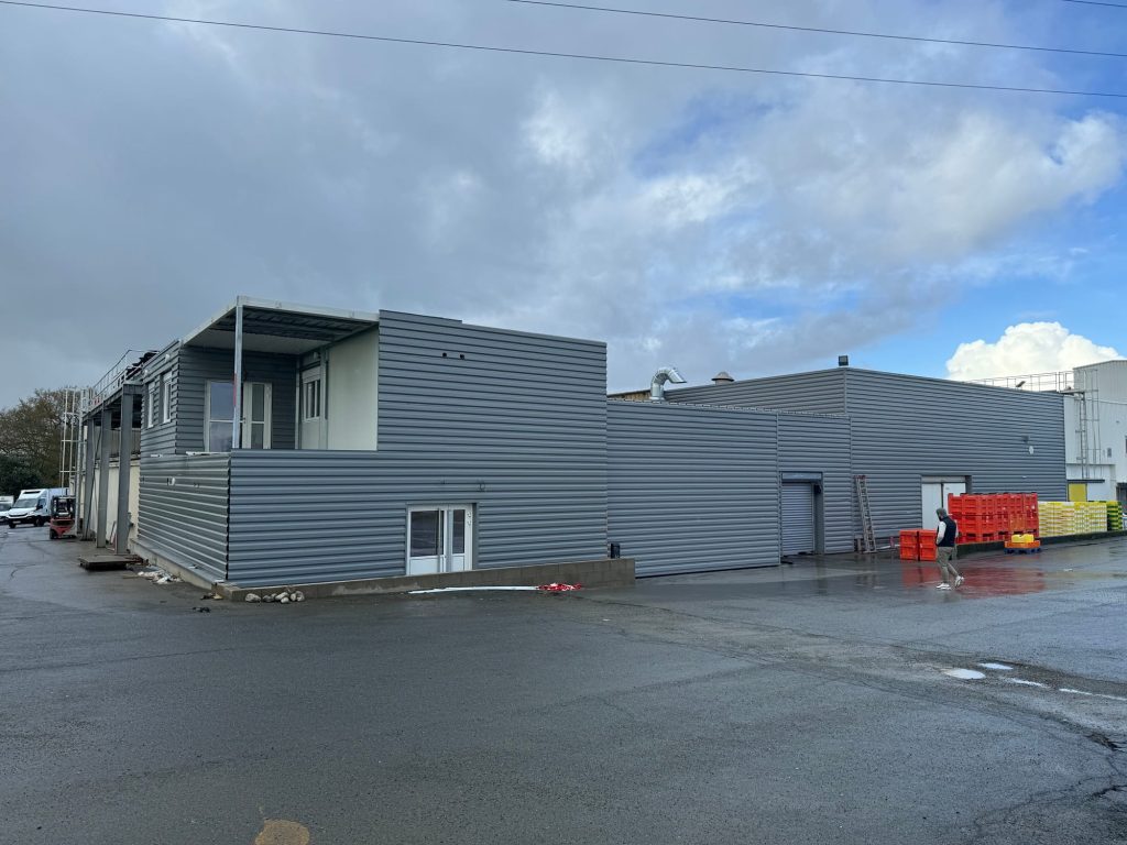 Extension de locaux sociaux et bureaux (85)