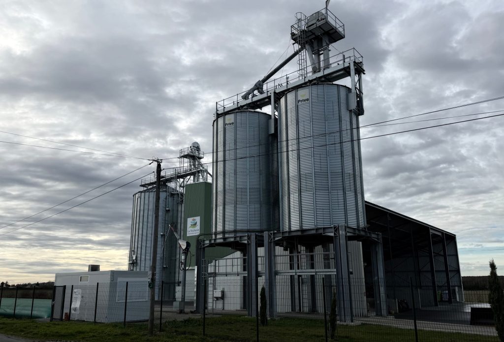 Extension d'une cellule de stockage et de 2 boisseaux agricoles (Face) - Coopérative Agricole (86)