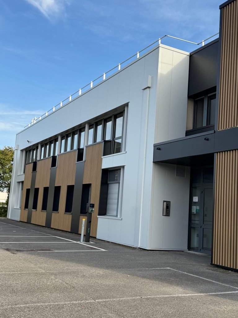 Réhabilitation intérieure et extérieure d'un Siège Social (86) - Après travaux extérieurs