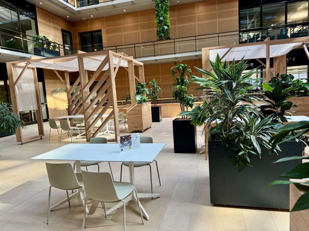 Rénovation complète de l'intérieur d'un immeuble de bureaux (79)